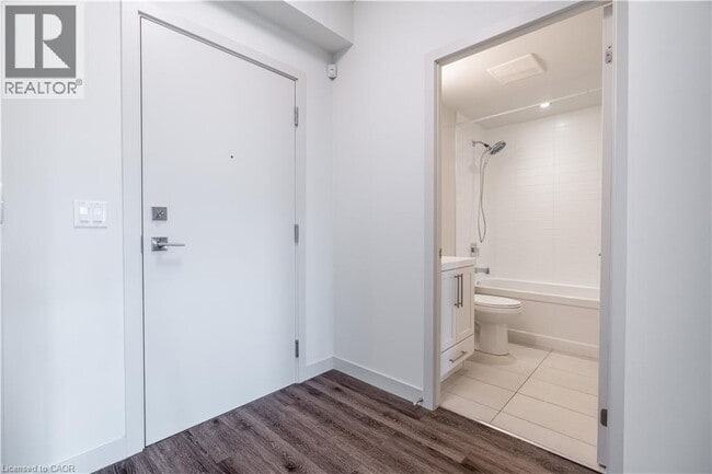 Building Photo - 2081 Fairview St