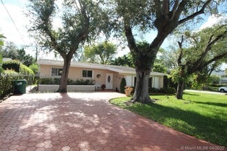 Building Photo - 9160 SW 73rd St