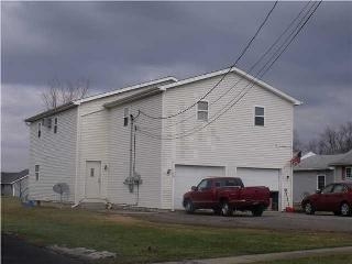 Foto principal - 1706-1725 Carey Ave