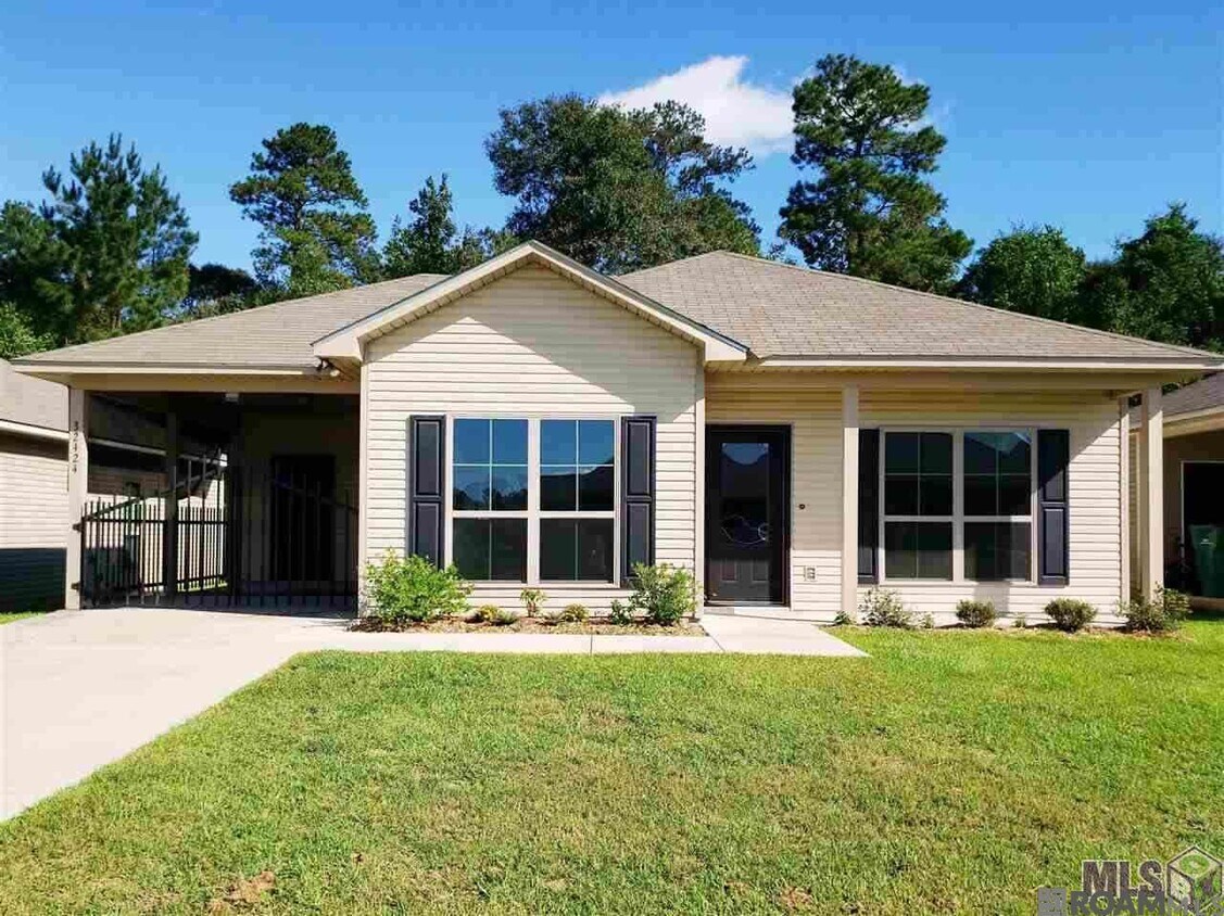 Primary Photo - 32424 Creek Pointe Dr
