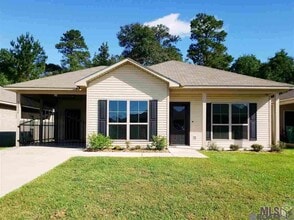 Building Photo - 32424 Creek Pointe Dr