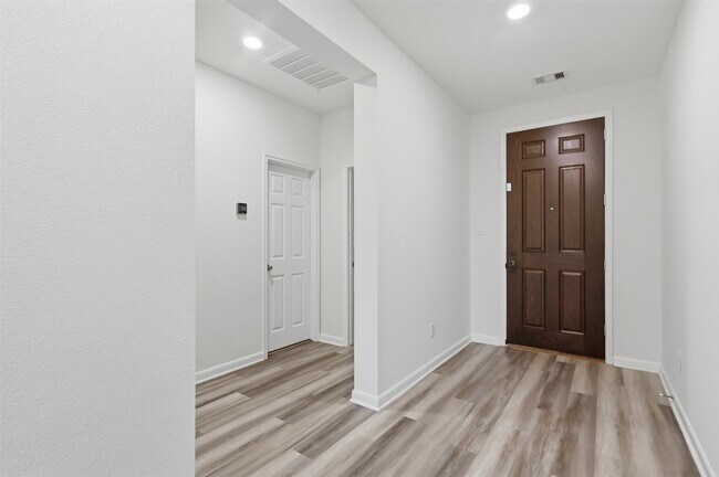 Foto del edificio - 3904 Waterworth Wy