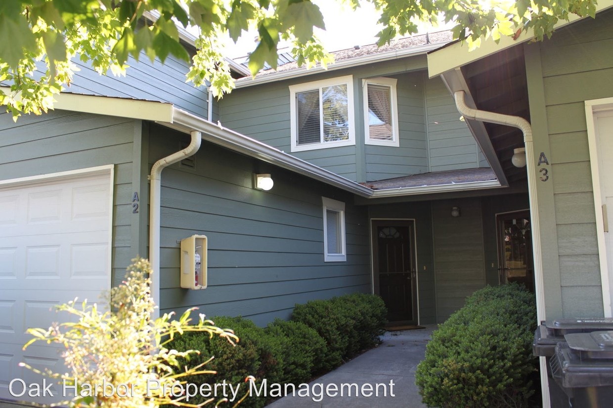 Primary Photo - 2 br, 1.5 bath House - 915 SW Kimball Dr A2