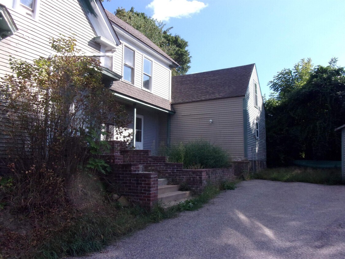 Primary Photo - 7 Elliott St