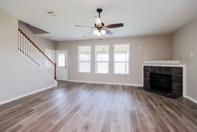 Building Photo - 5222 Rio Dr