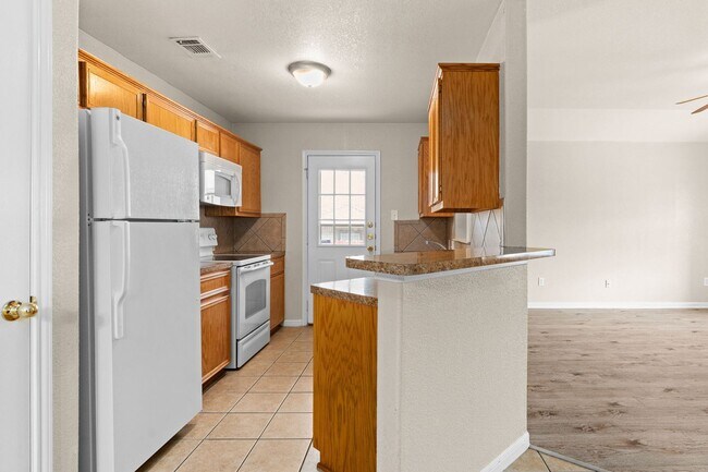 Foto del edificio - 907 Yi Dr