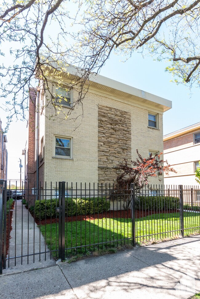 Foto del edificio - 4540 N Wolcott Ave