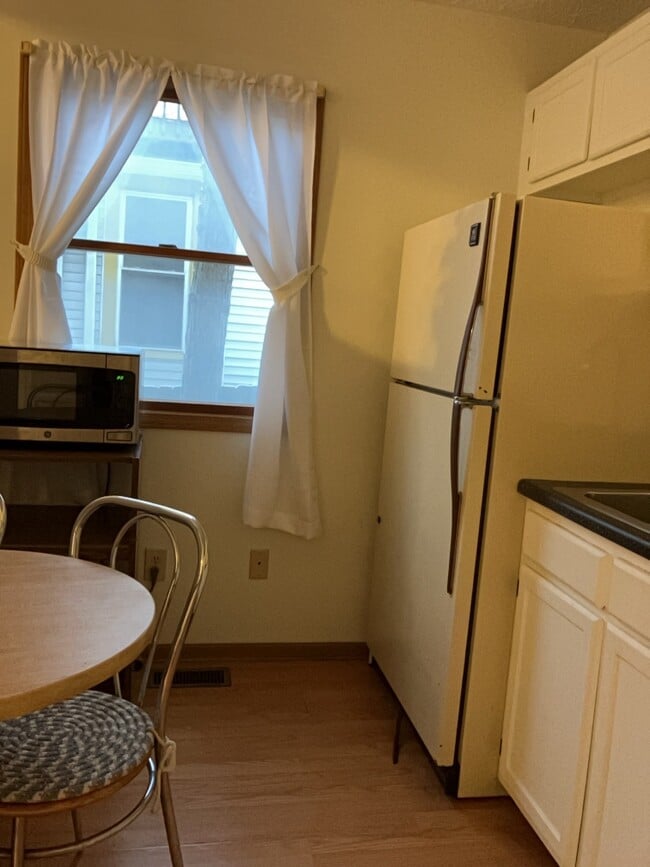 Foto del edificio - 147 N State St