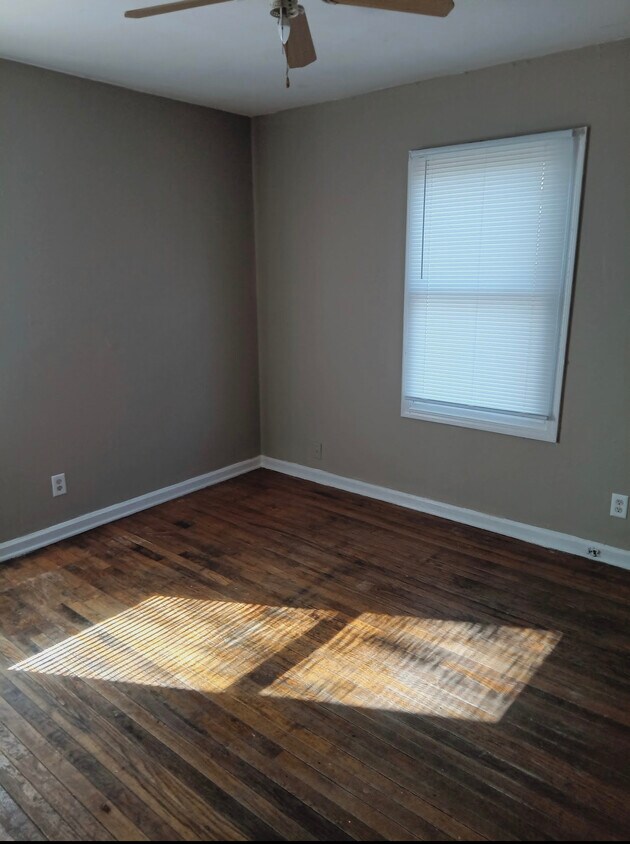 Foto del edificio - 2222 N Harding St