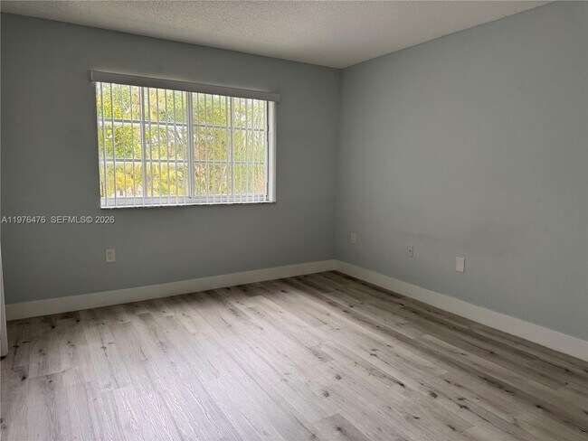 Foto del edificio - 4440 NW 107th Ave