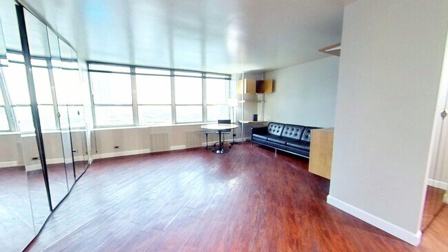Building Photo - 655 W Irving Park Rd