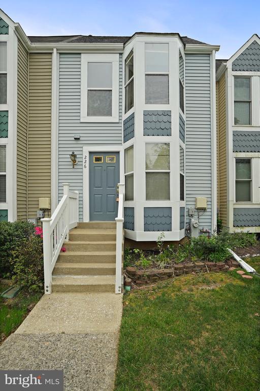 Building Photo - 226 Sycamore Ridge Rd