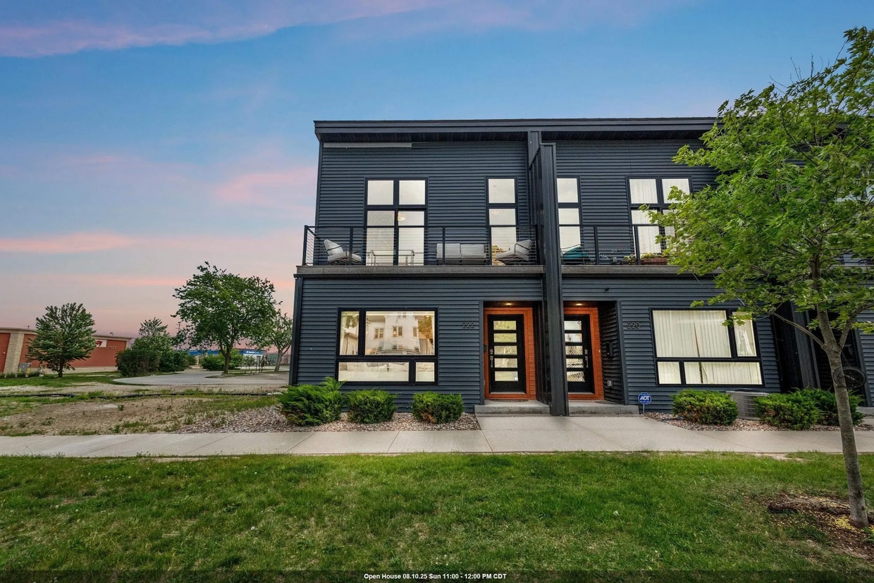 Foto principal - 222 N Van Buren St