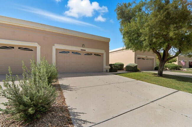 Foto del edificio - Welcome to this stunning 2-bedroom, 2-bath...
