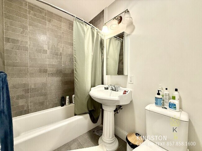 Foto del edificio - 674 Washington St