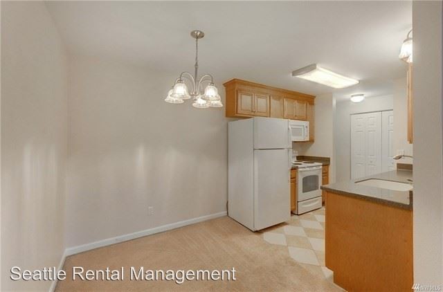 Building Photo - 1 br, 1 bath House - 19428 Aurora Ave N #423