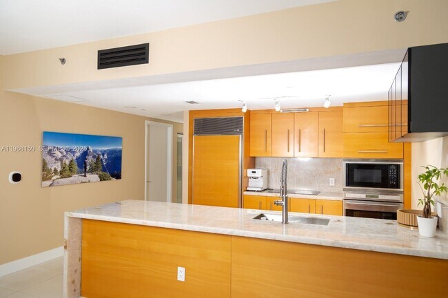 Foto del edificio - 465 Brickell Ave