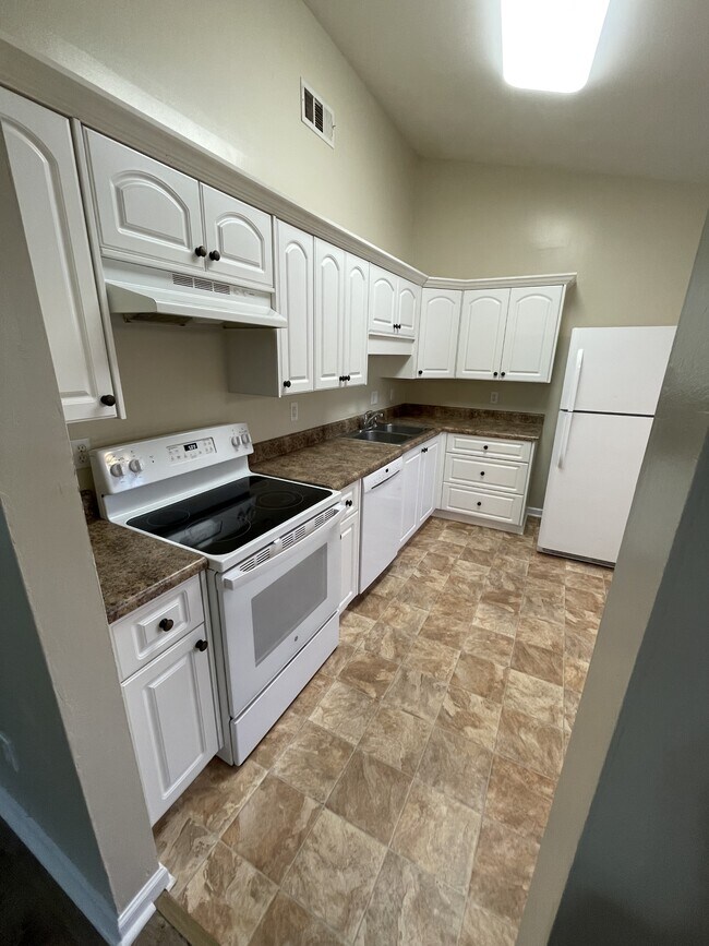 Foto del edificio - 2817 Ridgecrest Dr