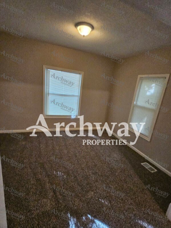 Foto del edificio - 3354 N 59 St
