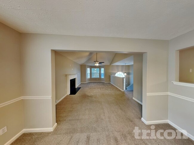 Building Photo - 1420 Buckingham Pl