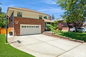 Building Photo - 50 Edgewood Dr