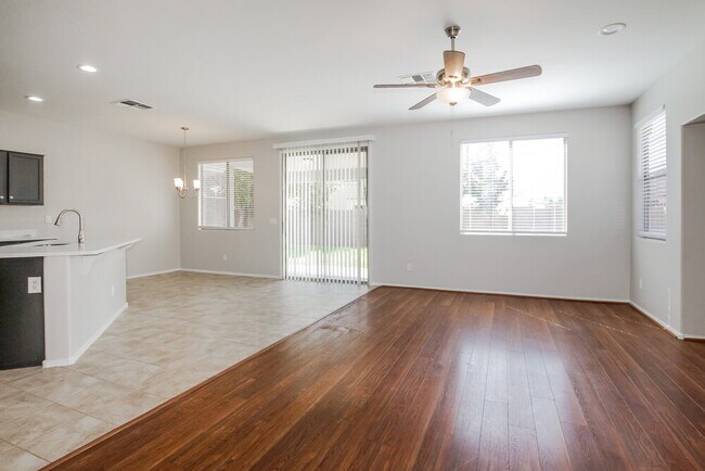 Foto del edificio - 16855 W Ironwood St