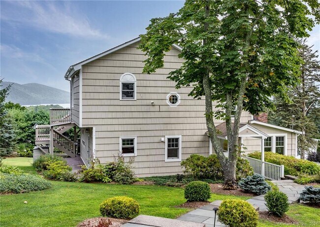 Building Photo - 18 Candlewood Heights
