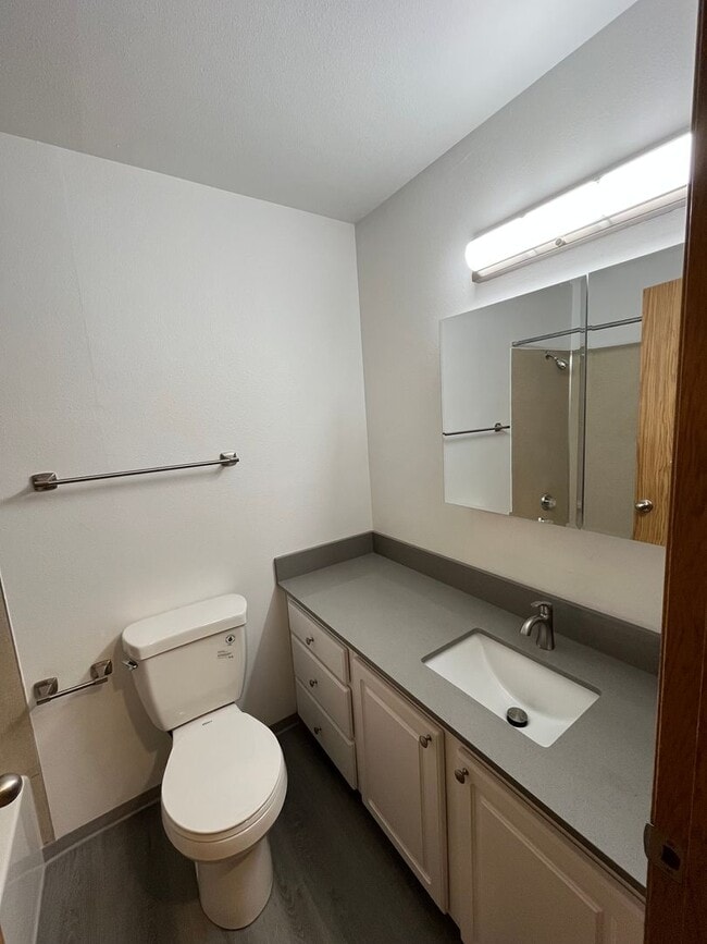 Building Photo - 9227 Interlake Ave N