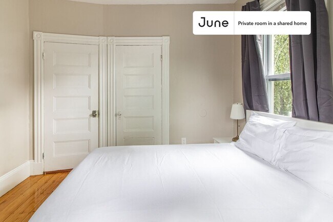 Foto del edificio - Room in Shared 4 bed/1 bath home