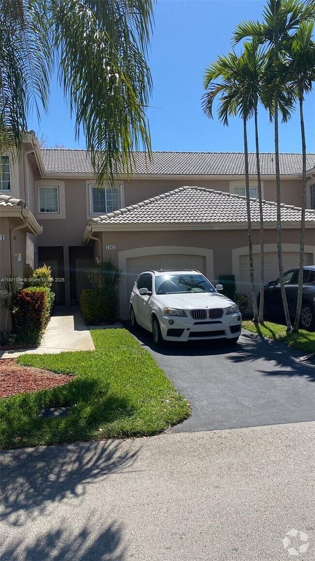 Building Photo - 2167 Madeira Dr