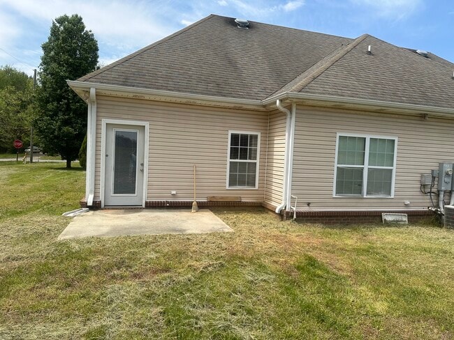 Building Photo - 10435 Wall Triana Hwy