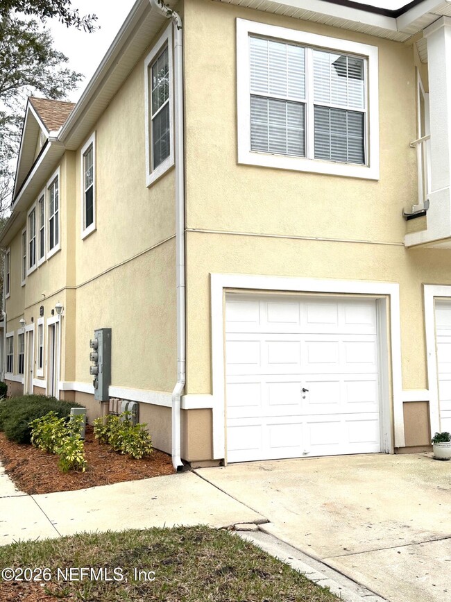 Building Photo - 1723 Forest Lake Cir W