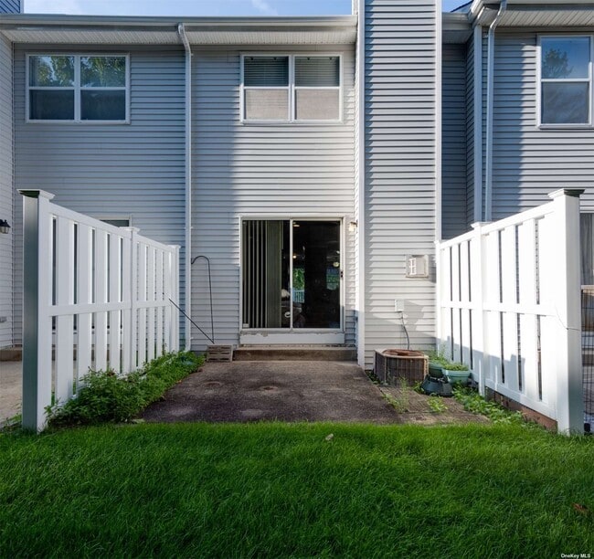 Building Photo - 137 Windward Dr