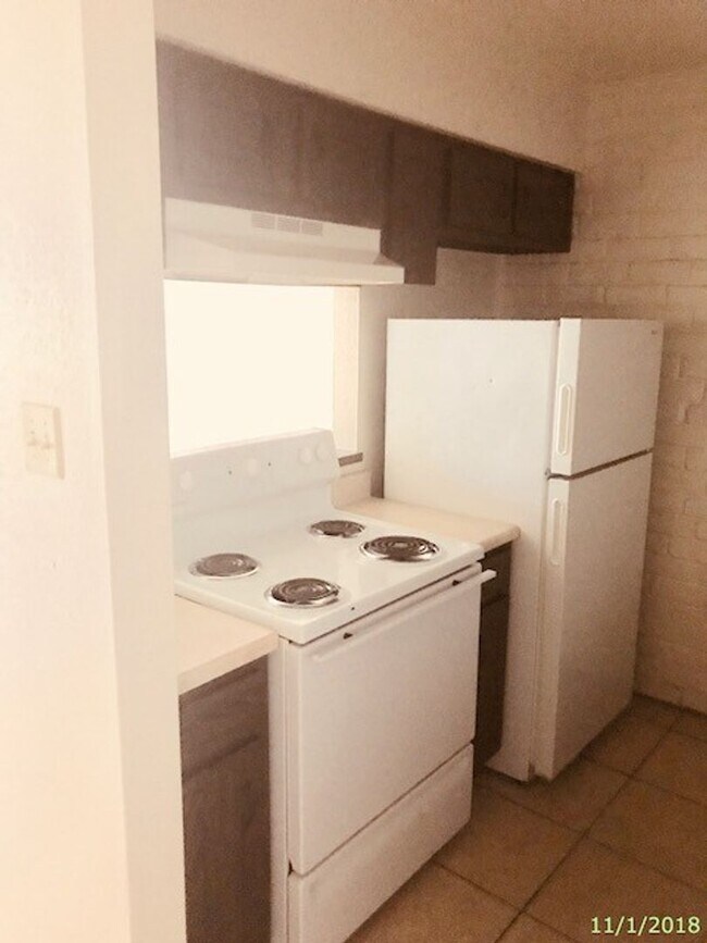 Foto del edificio - 2 BEDROOM 2 BATH PATIO HOME WITH 1010 SF