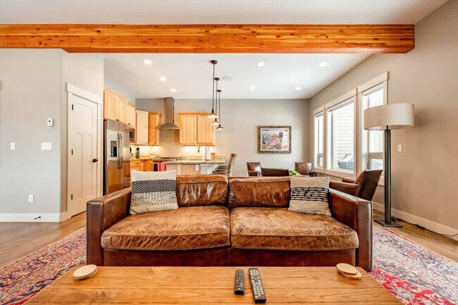 Foto del edificio - 312 Mountain Willow Dr