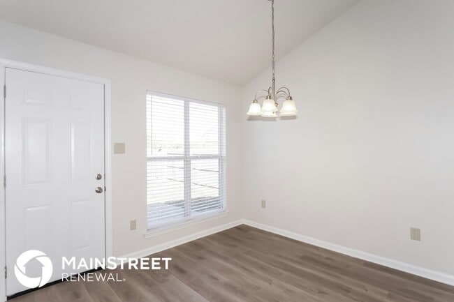 Building Photo - 5677 Kaitlyn Dr W