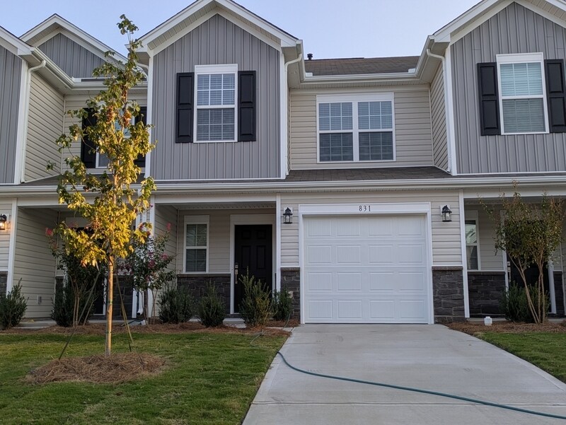 Foto principal - 831 Powder Br Dr