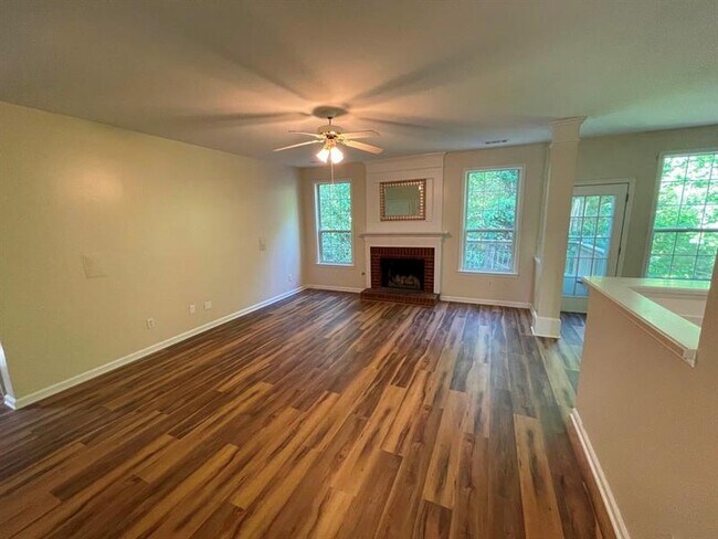 Building Photo - 1525 Wedgefield Ct