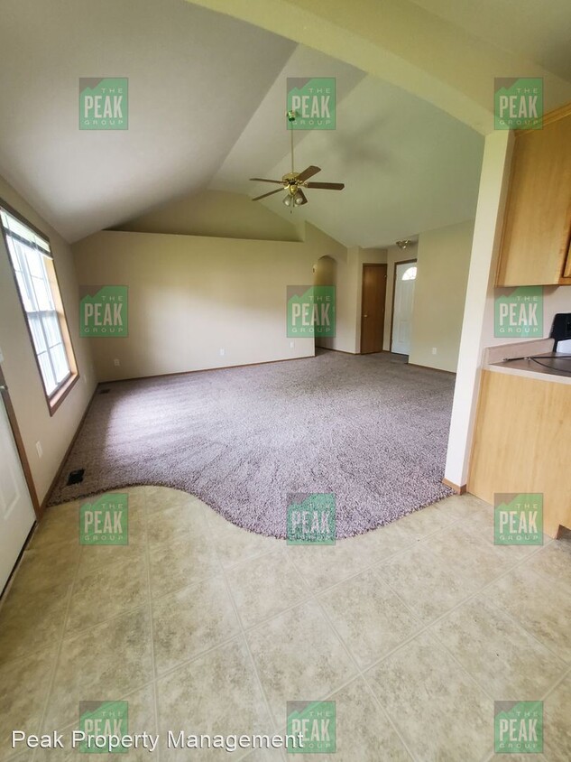 Primary Photo - 3 br, 2 bath House - 429 N Century Pl