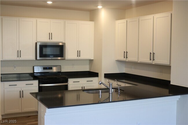 Foto del edificio - 3750 Battipaglia Ave