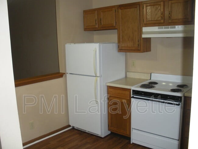 Building Photo - 2832 Plaza Ln