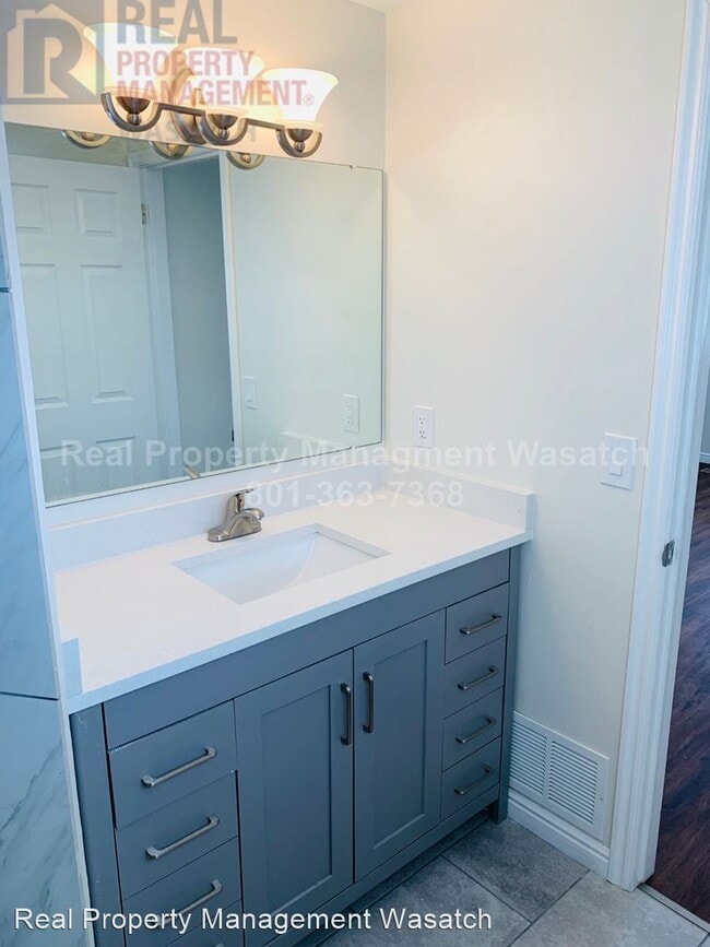 Building Photo - 3 br, 2.5 bath House - 7210 South Cypress Way