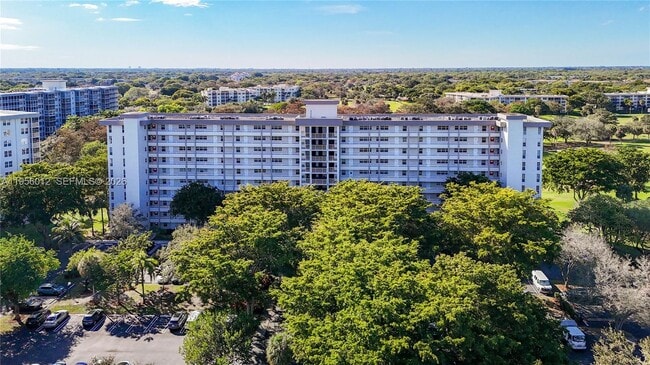 Foto del edificio - 605 Oaks Dr