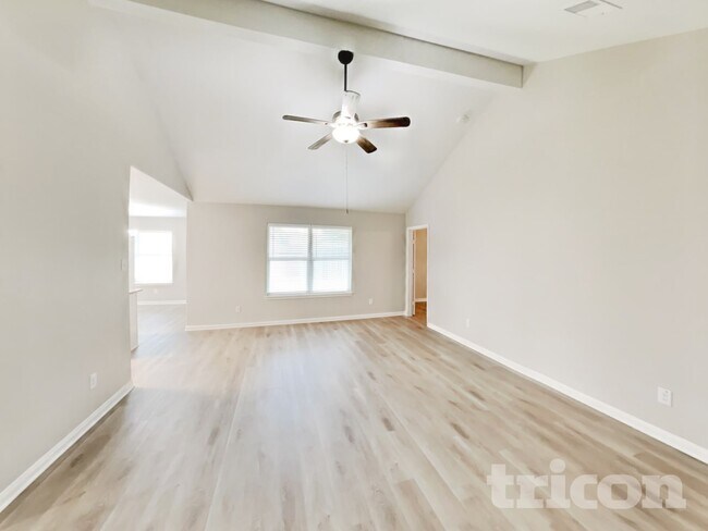 Foto del edificio - 308 Crooked Pine Court