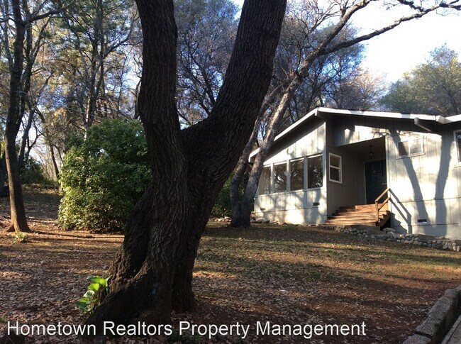 Building Photo - 3 br, 2.5 bath House - 750 Lester Lane