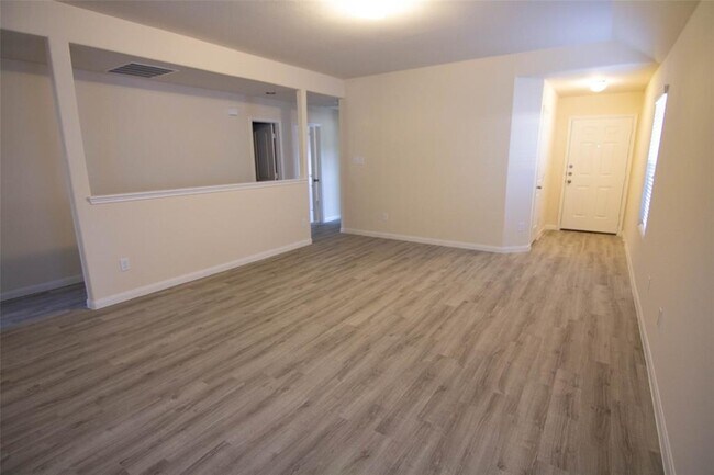 Foto del edificio - 921 Fletcher Hills Ct