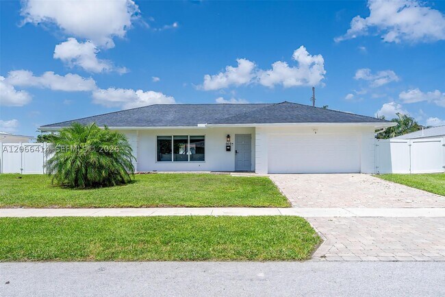 Building Photo - 669 NW 15th Ct