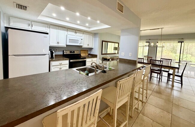 Foto del edificio - 3 bedroom 2.5 Bathroom Condo In Saddlebrook!