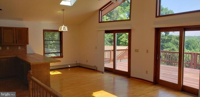 Building Photo - 16183 Little Ferry Rd