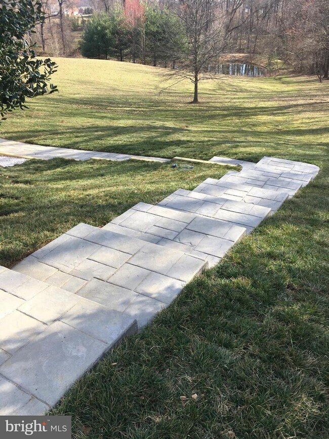 Foto del edificio - 5101 Cornelias Prospect Dr